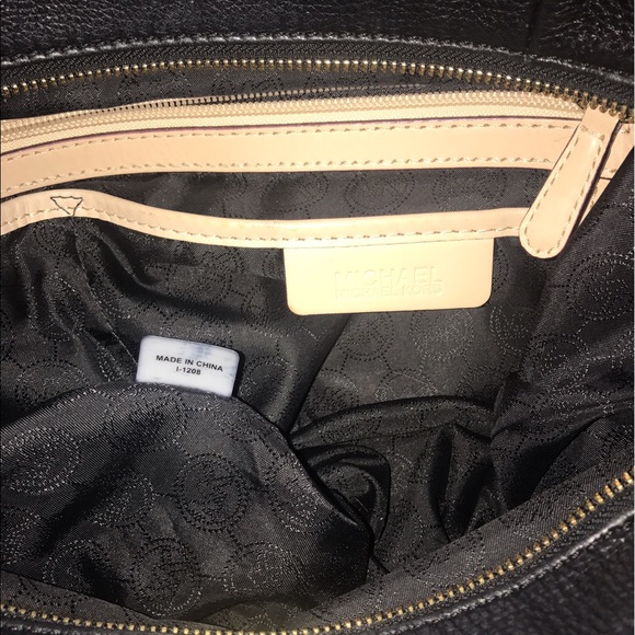 Michael kors! - Picture 2 of 3