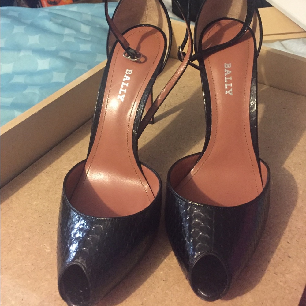 Black snakeskin bally open toe heels