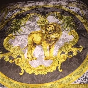 Amazing Lion scarf/wrap