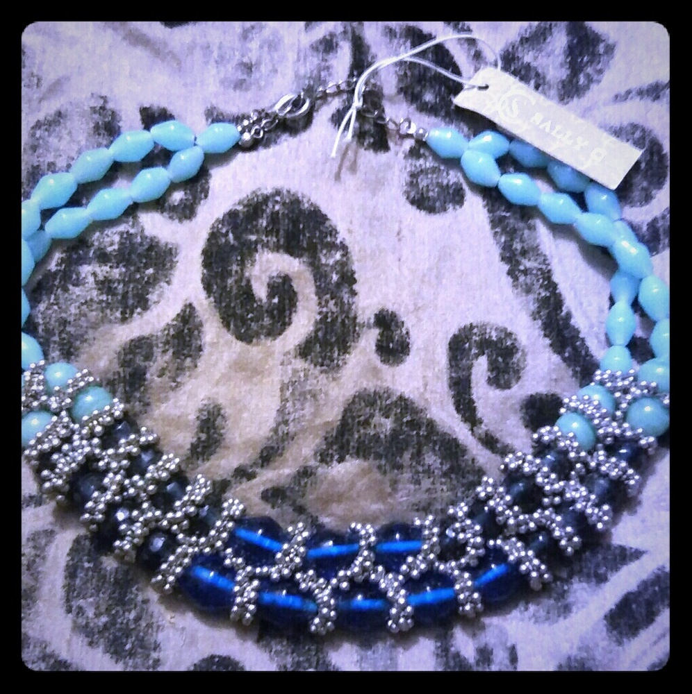 NWT Statement Necklace