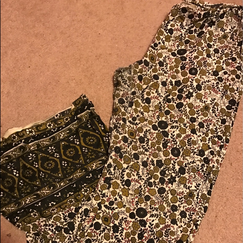 Billabong 🌼floral🌺 Flare Pants
