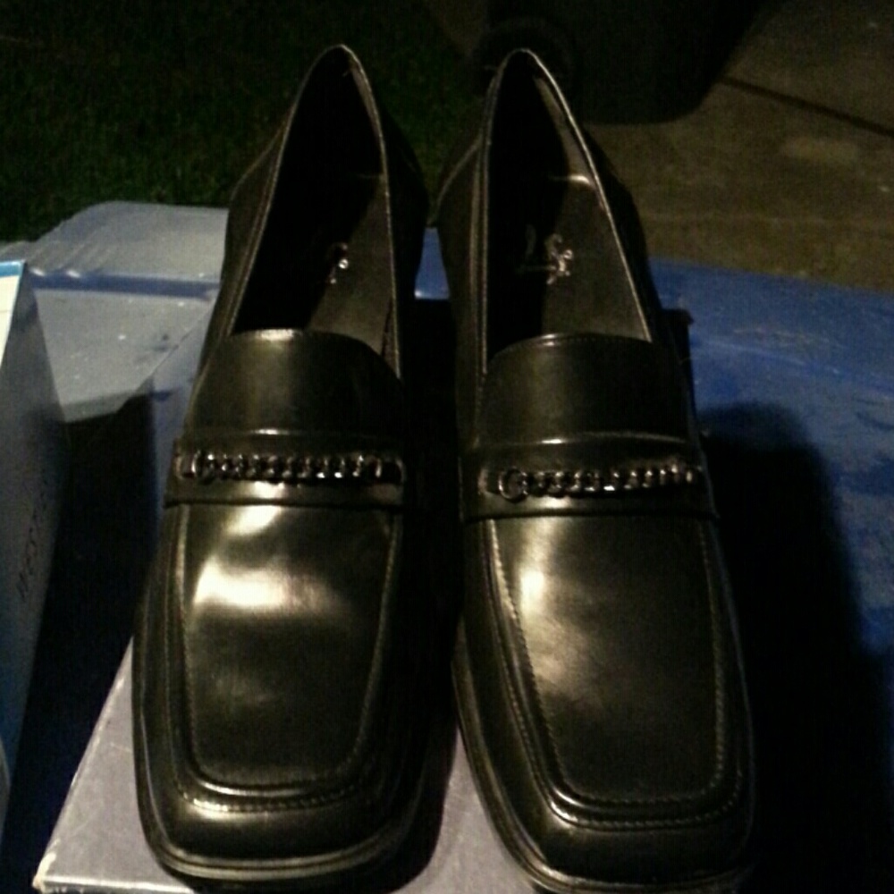 Woman's shoes