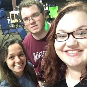 Meet your Posher, Lizzi