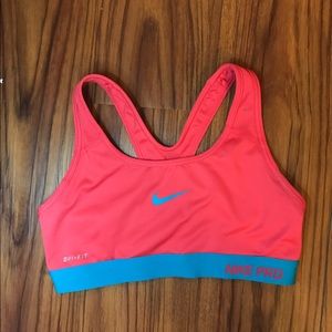 Nike pro sports bra
