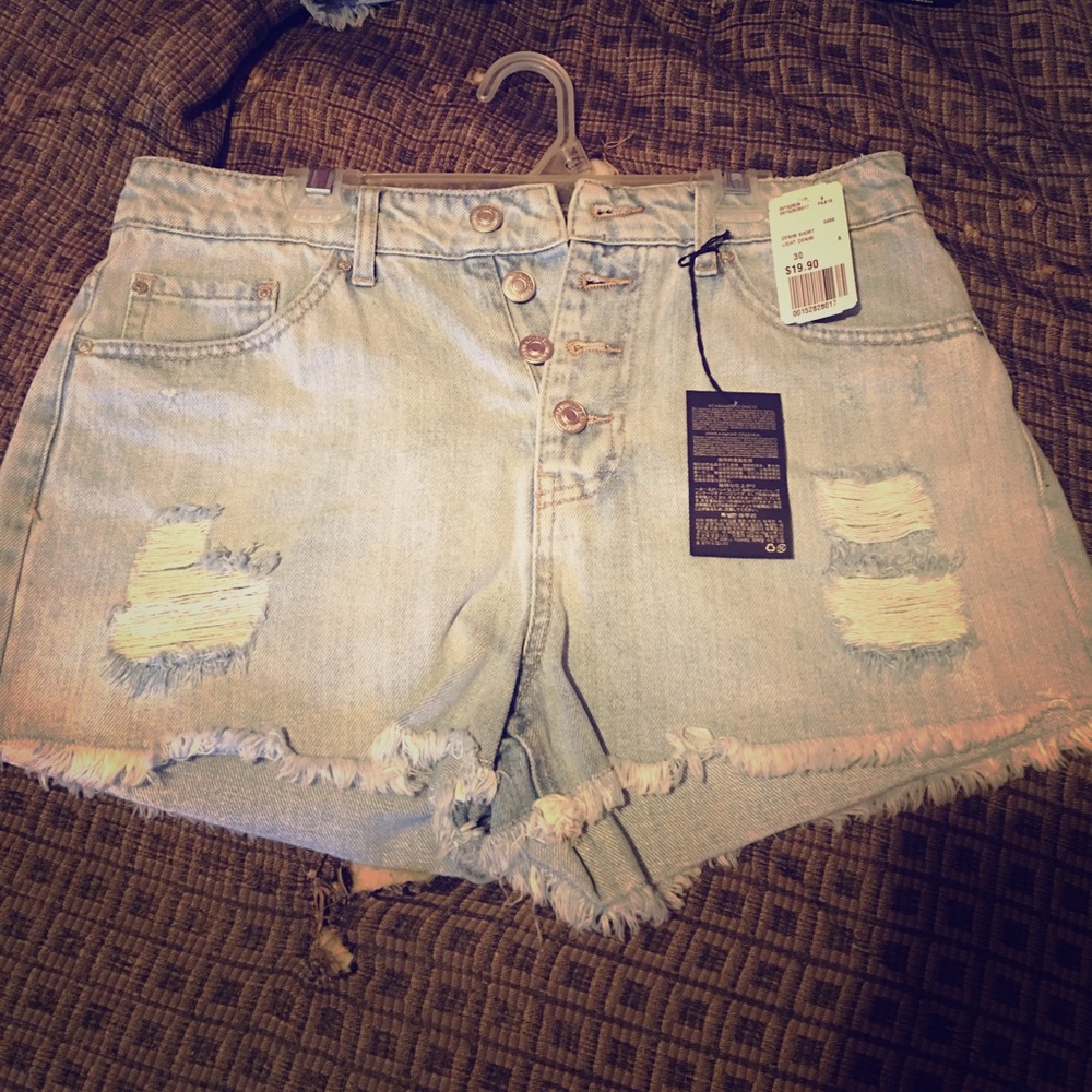 NWT high waisted F21 denim shorts