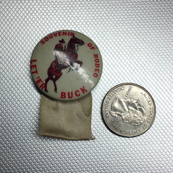 Vintage Rodeo Button Brooch - Picture 1 of 2