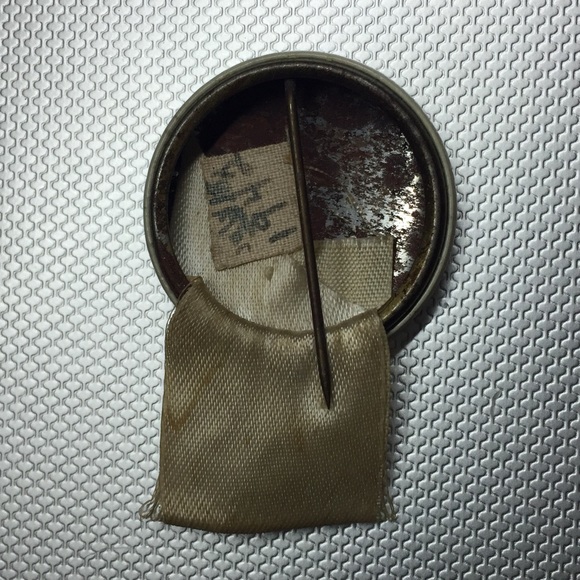 Vintage Rodeo Button Brooch - Picture 2 of 2