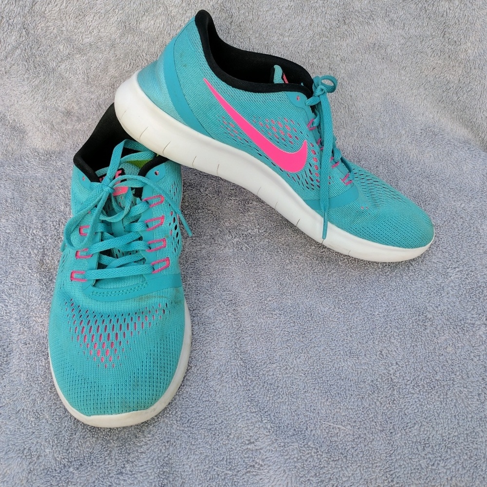 Nike free sneakers