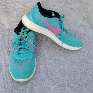 Nike free sneakers