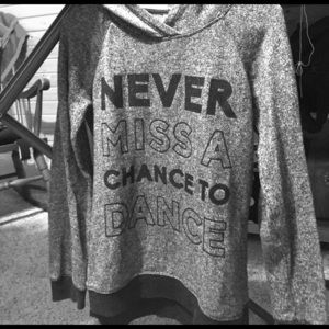 Super cute. Old Navy pullover hoodie. XL -14 🌹