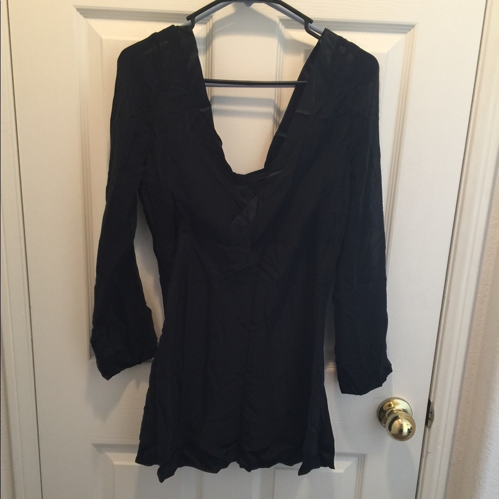 V-NECK SHEER TOP WITH TANK TOP LINING