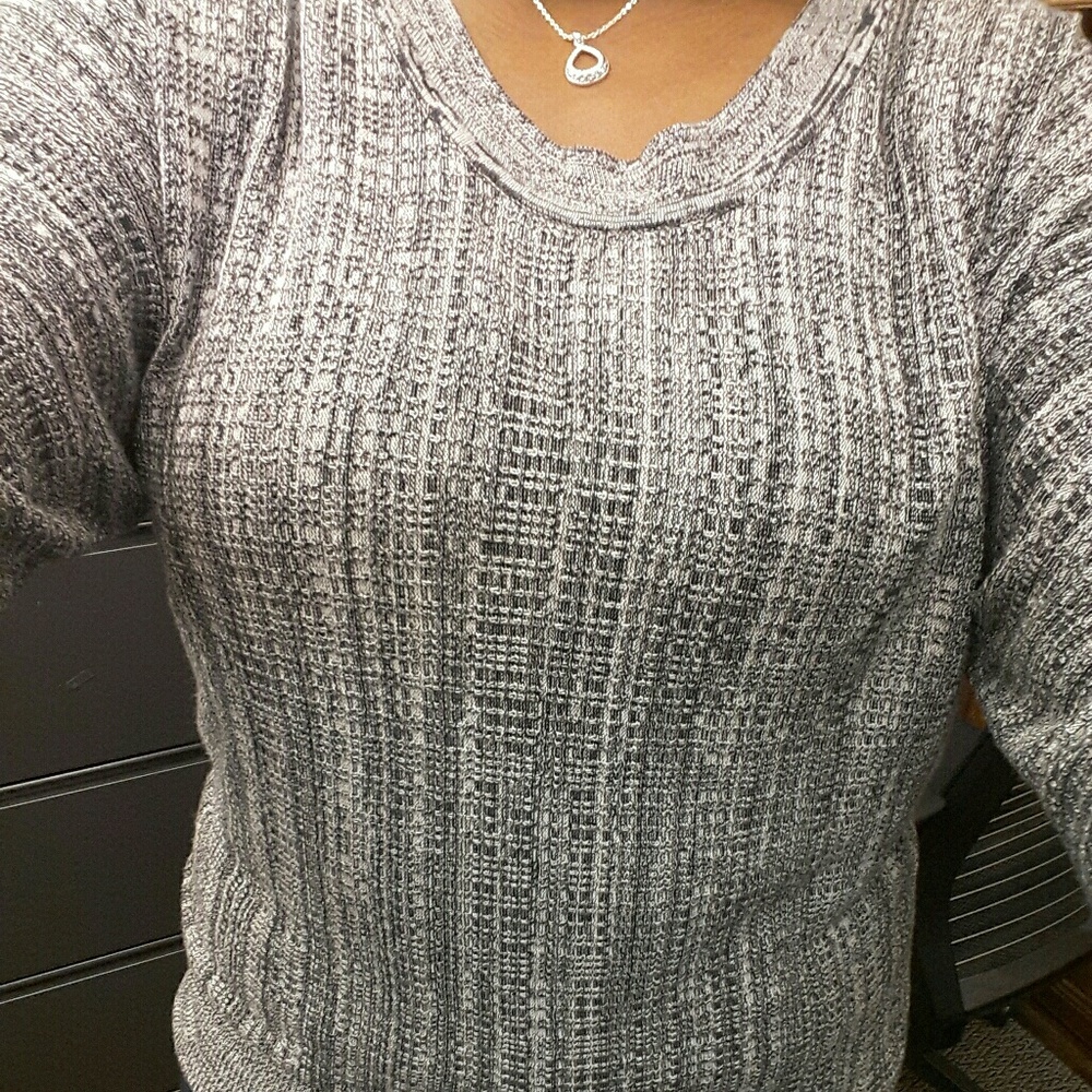 Mixed  Bbk, white and gray thin sweater