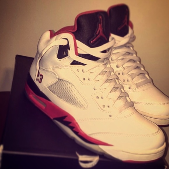 Air Jordan Retros {"Fired Red"} Red,White,Black - Picture 1 of 6