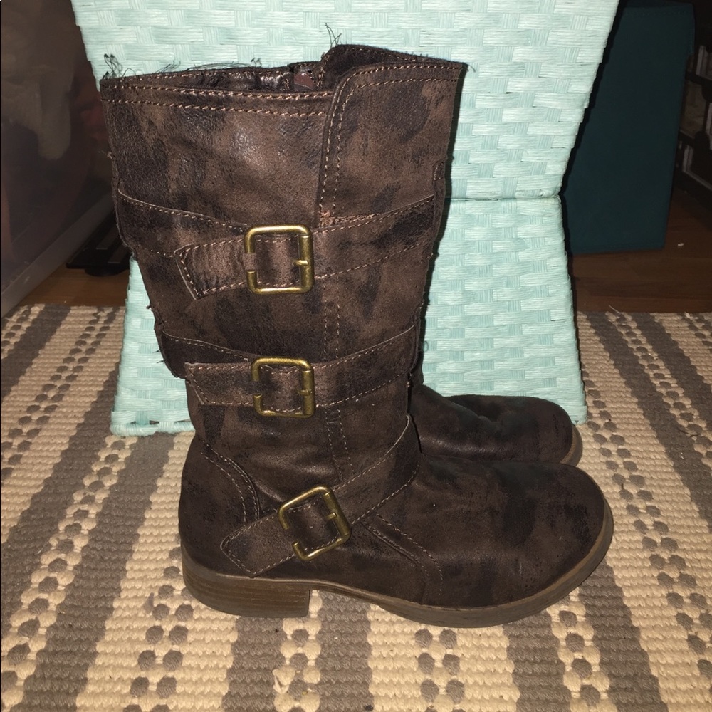 Mid-calf Boots