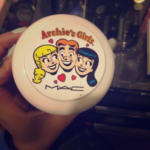 Limited edition- MAC pearlmatte face powder