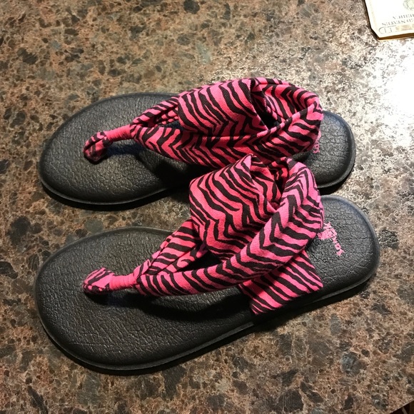 Sanuk Shoes - Sanuks BOGO 50% OFF