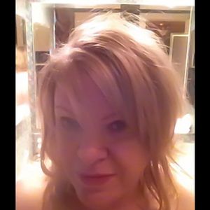 Meet your Posher, Laurie