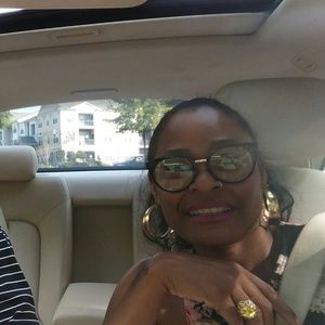 Meet your Posher, Lakaisha