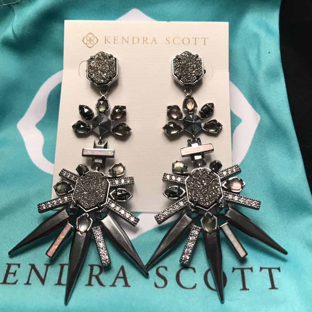 Isadora Earrings In Midnight