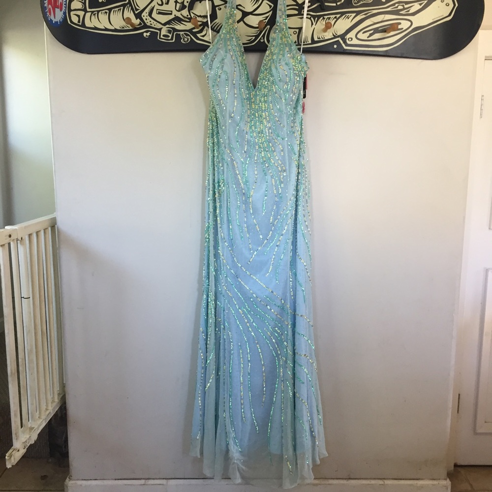 Long blue prom dress