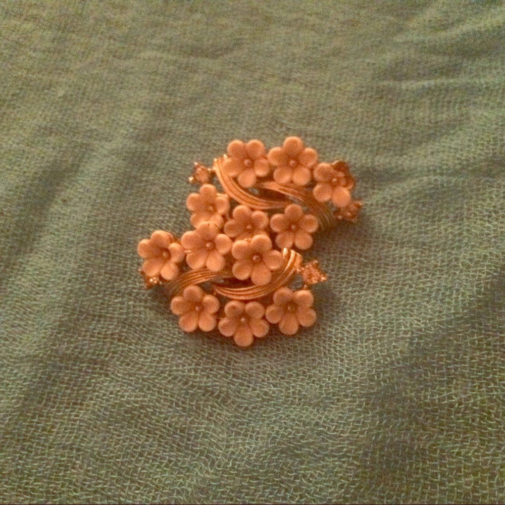 Vintage clip on cream floral earrings
