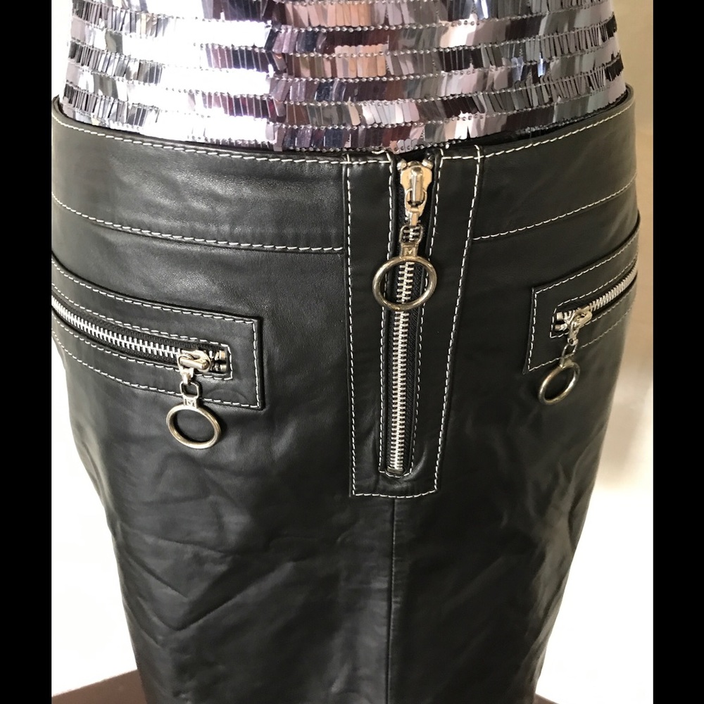 Gorgeous Michael Kors leather skirt, brand new !