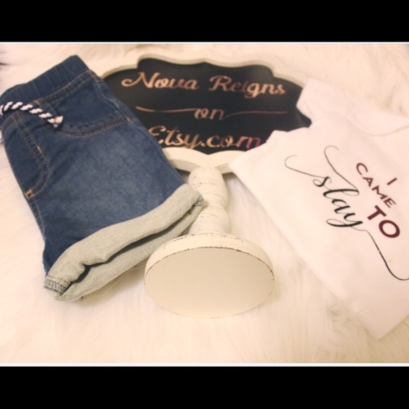 Bey onesie - Picture 3 of 3