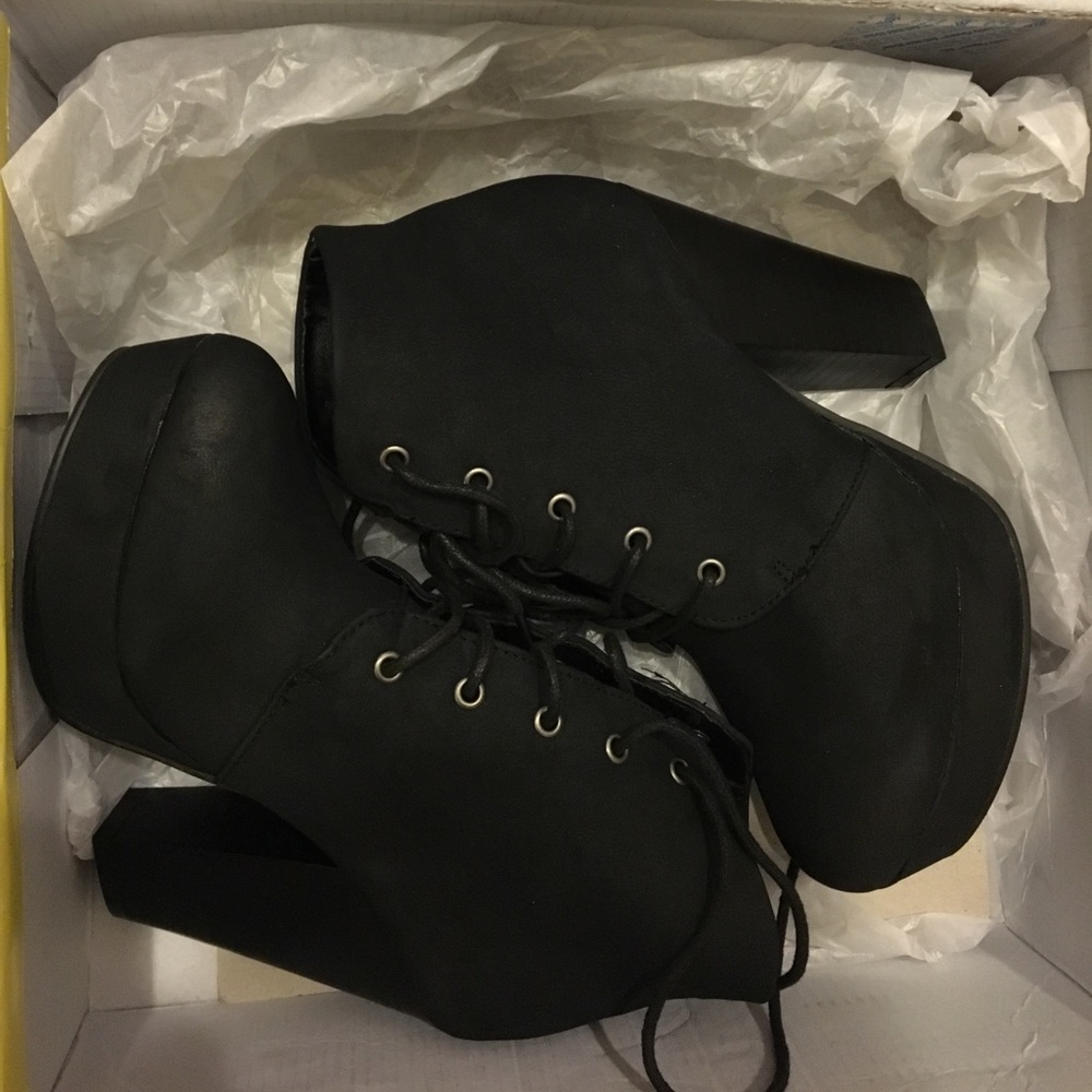 *SOLD* Black Booties