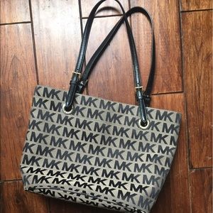 Michael Kors logo bag