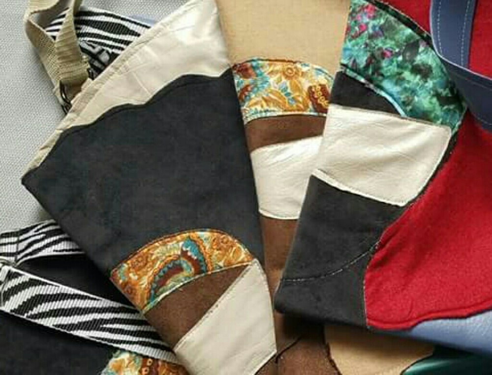 AfroGurl Tote Bags