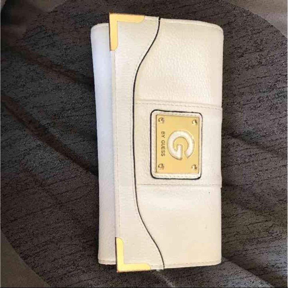 Guess wallet