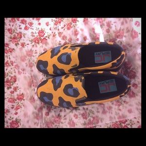 ASOS women leopard shoe--like new