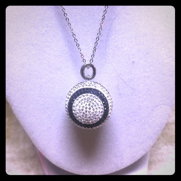 Swarovski Crystal Necklace - Picture 2 of 3