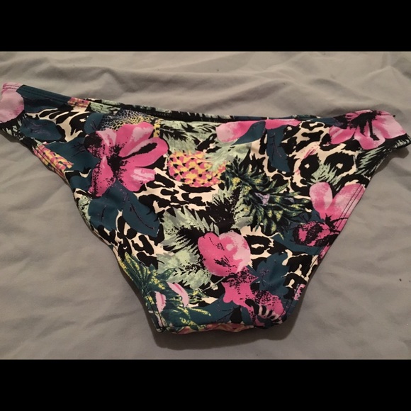 Summer Floral ruffle bikini 2 piece strapless opt - Picture 4 of 5
