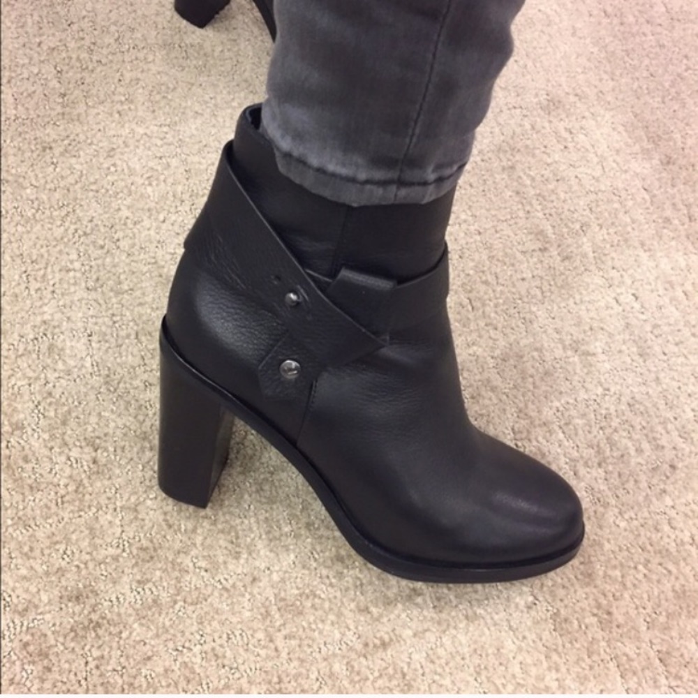 Via spiga boots held for @lornyelle