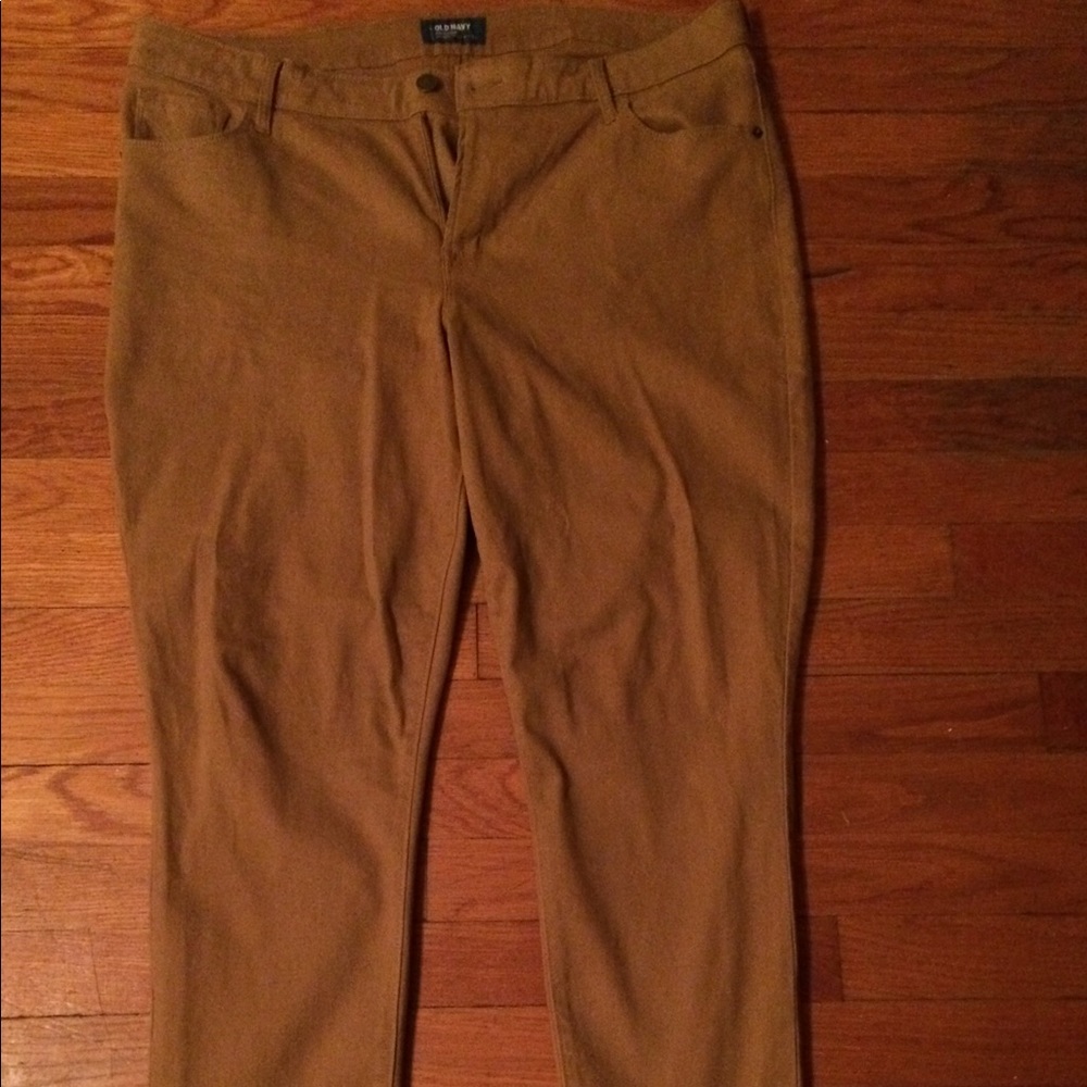 Dark kahki/tan pants