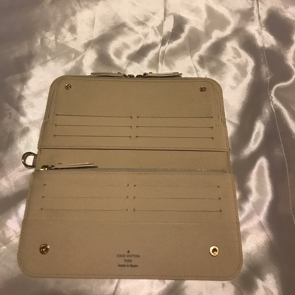 Louis Vuitton Insolite wallet