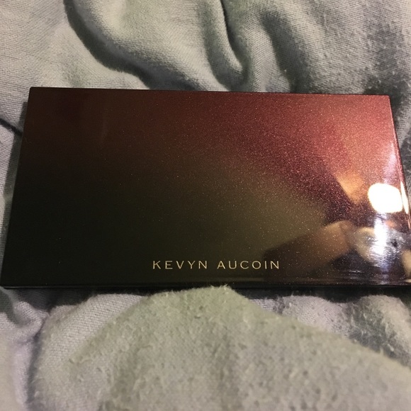 Kevin Aucoin Neo Bronzer - Picture 2 of 3