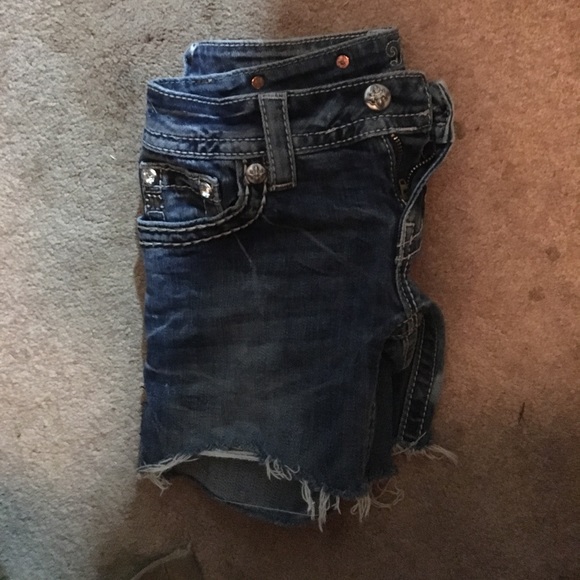 Miss me cut off shorts - Picture 2 of 3