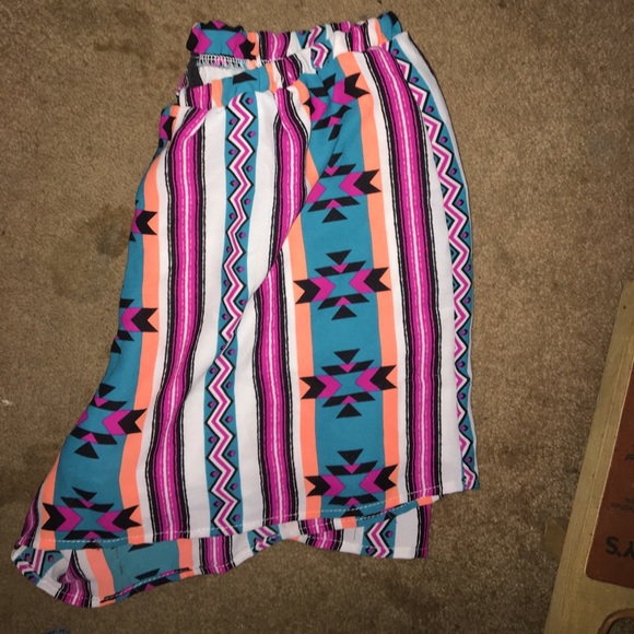 Aztec flowly shorts - Picture 3 of 3