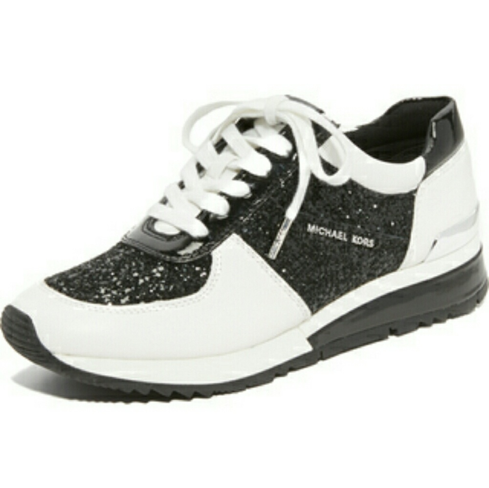 *SOLD* NEW MICHAEL MICHAEL KORS ALLIE WRAP