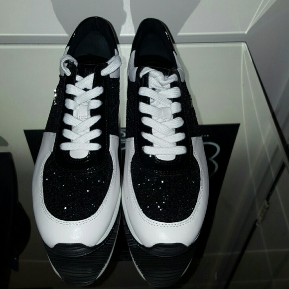 *SOLD* NEW MICHAEL MICHAEL KORS ALLIE WRAP - Picture 3 of 8