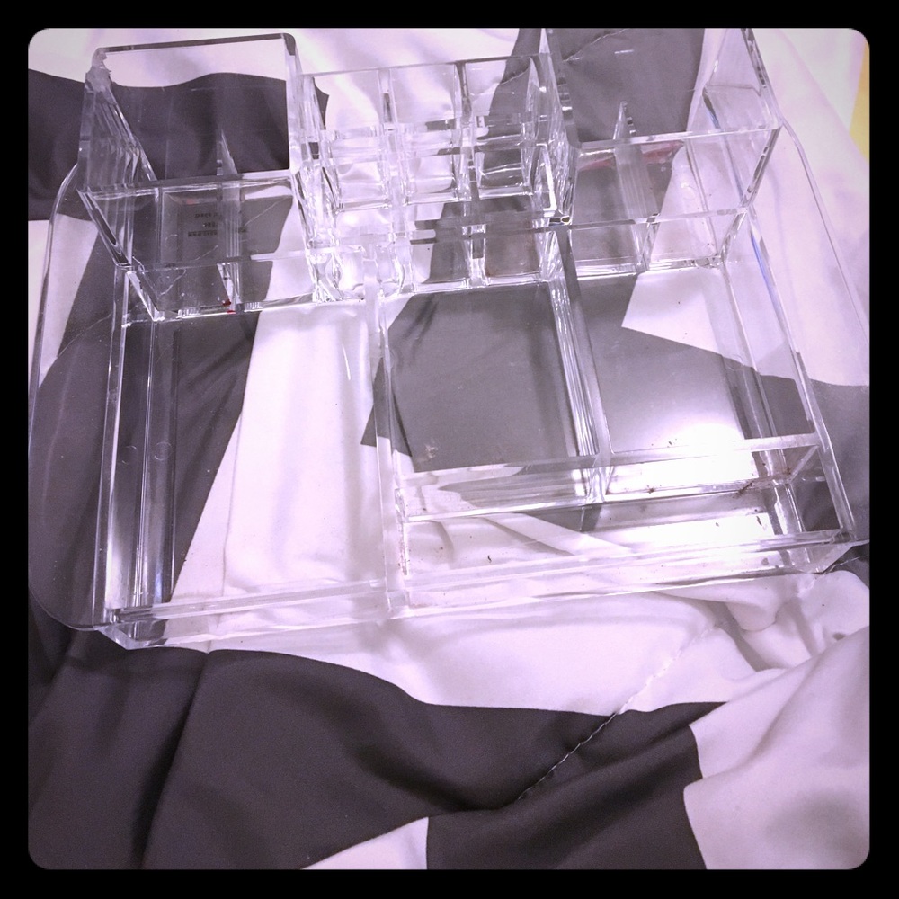 Traded - Make up organizer