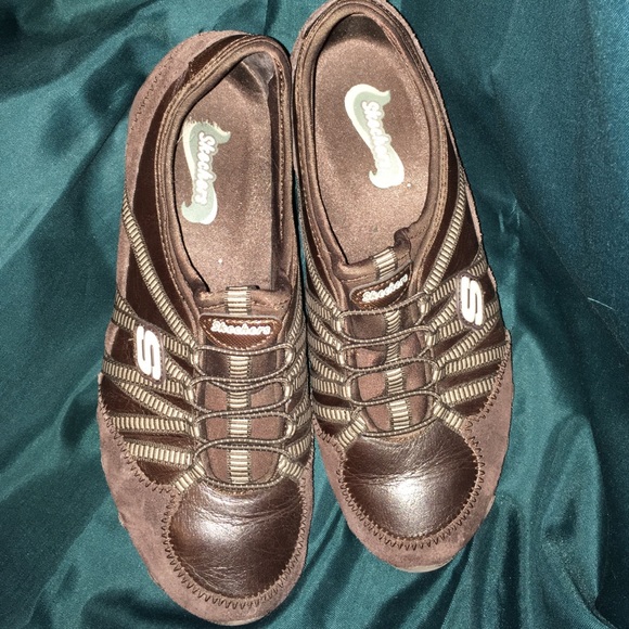 Ladies Skechers 8.5 sneakers - Picture 2 of 3