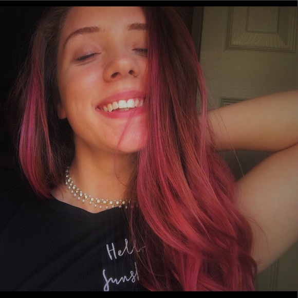 MEET YOUR POSH AMBASSADOR 🛍💜 - Picture 2 of 5