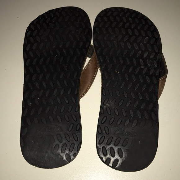 clarks roxanna r flip flops