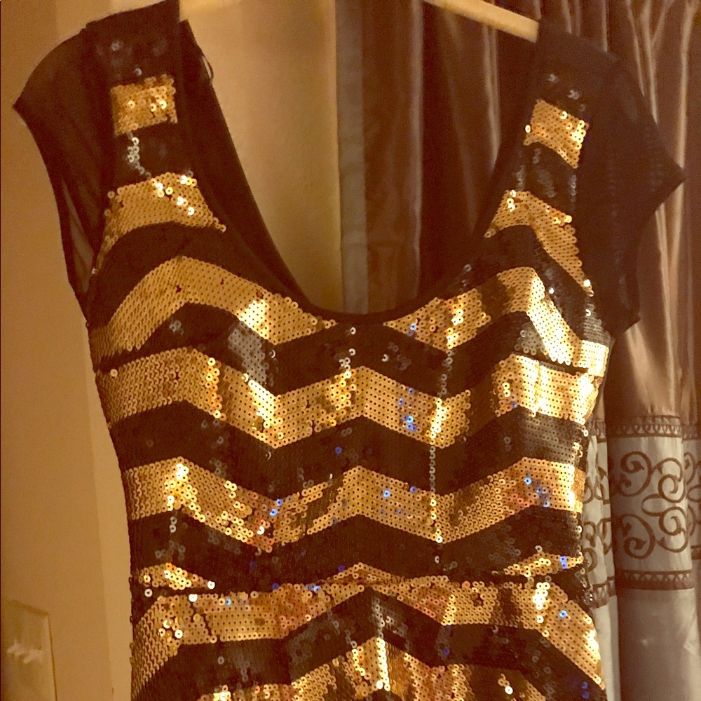 Sexy gold/back sequin blouse