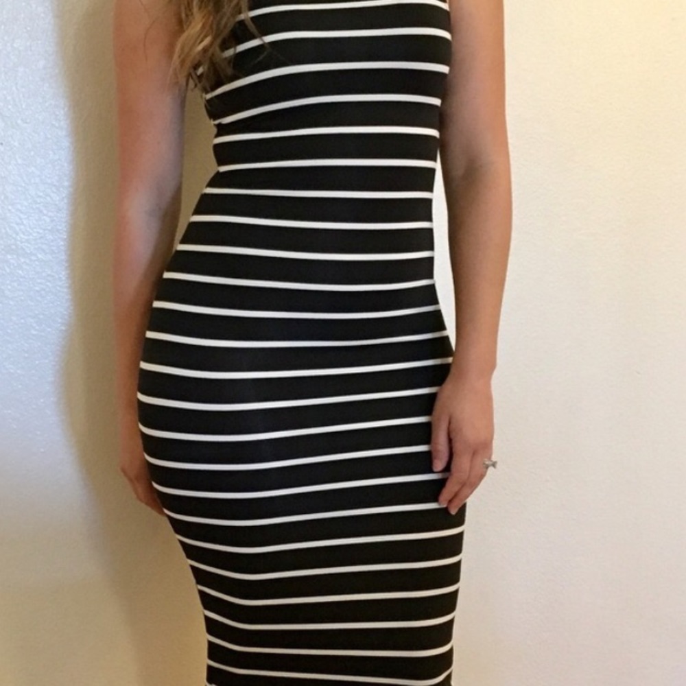 Moc neck black and white body con dress