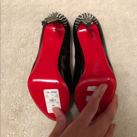 ❌SOLD❌ Christian Louboutin spiked heels - Picture 2 of 5