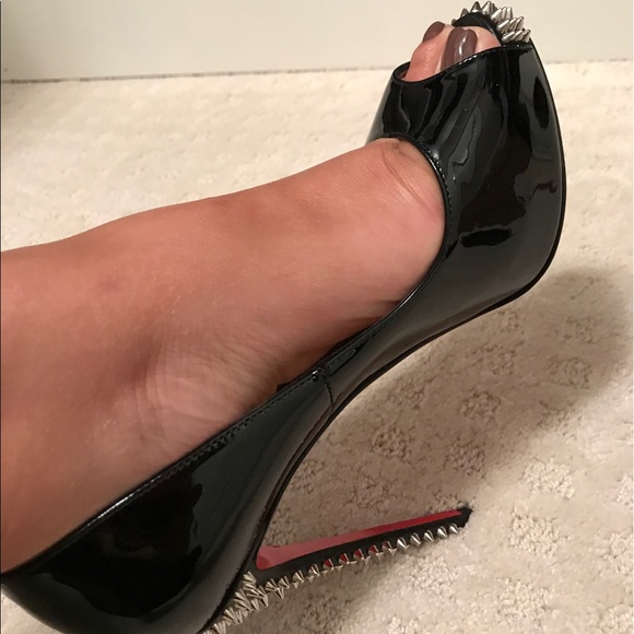 ❌SOLD❌ Christian Louboutin spiked heels - Picture 4 of 5